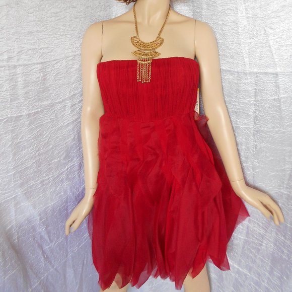 Alice + Olivia Dresses & Skirts - Nwt $597 ALICE+OLIVIA Red Sleeveless Swan Dress 10